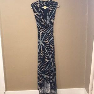 Unique island pattern high-low maxi dress.